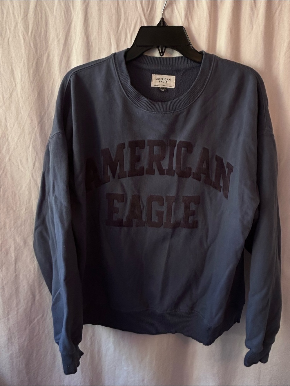 American Eagle Women’s Graphic Sweatshirt in Blue Size Medium Like New